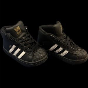 Toddler boys black adidas pro model high top